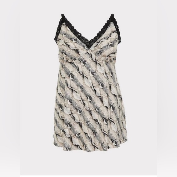 Torrid NWT Size 3 Satin Babydoll with Lace Trim - Picture 4 of 5